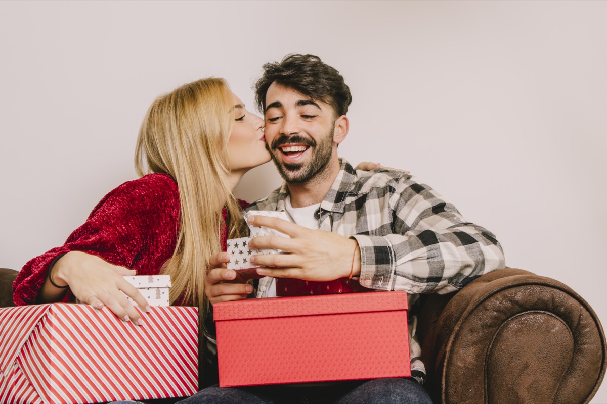 Jak podziękować za prezent? Gotowe teksty wdzięczności